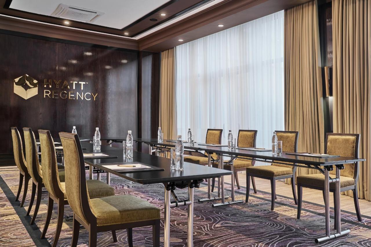 Hotel Hyatt Regency Bishkek Esterno foto