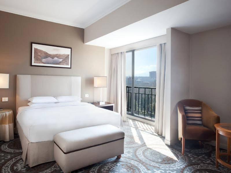 Hotel Hyatt Regency Bishkek Esterno foto