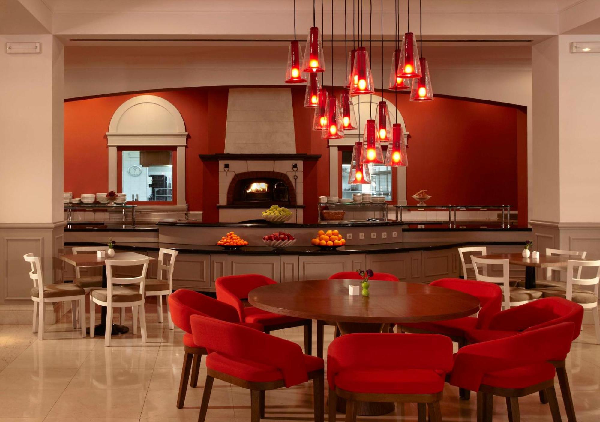 Hotel Hyatt Regency Bishkek Esterno foto